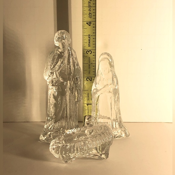 Crystal Nativity Set - Picture 3 of 15
